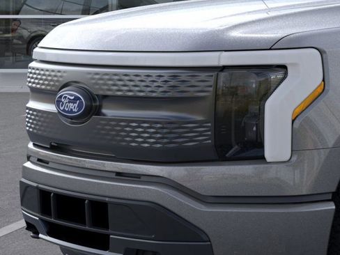 New 2025 Ford F150 Lightning XLT image 17