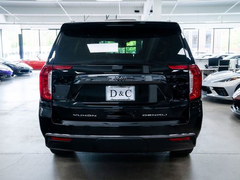 Used 2024 GMC Yukon Denali Ultimate AWD/4WD image 6