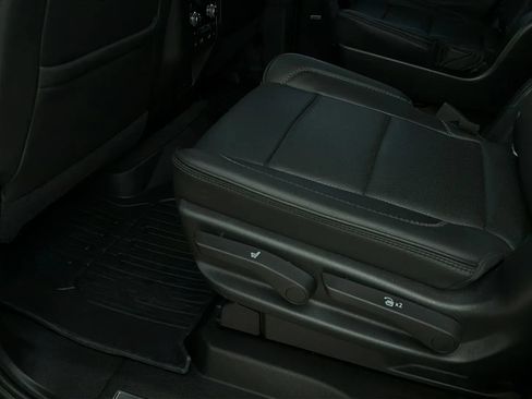 Used 2021 GMC Yukon Denali w/ Denali Premium Package AWD/4WD image 34