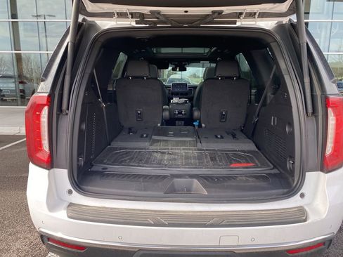 Used 2023 GMC Yukon SLT image 13