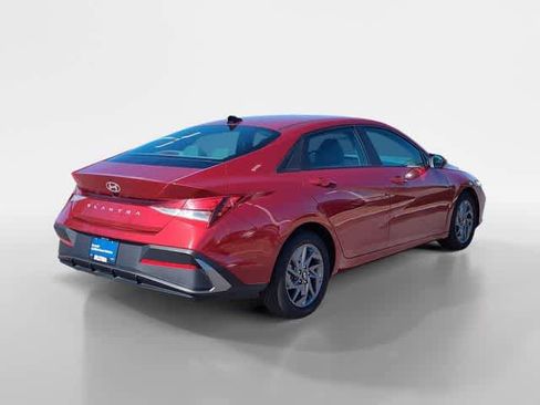 Used 2024 Hyundai Elantra SEL image 6