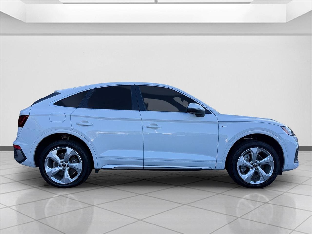 Used 2023 Audi Q5 2.0T Premium Plus w/ Premium Plus Package AWD/4WD image 6