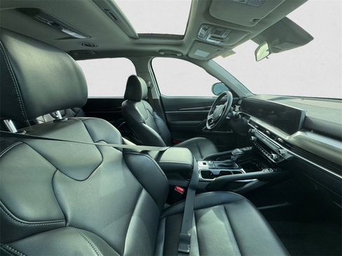 Used 2025 Kia Telluride S image 10