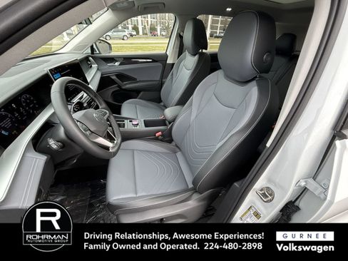 New 2026 Volkswagen Tiguan SE AWD/4WD image 11