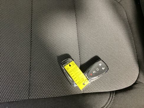 Used 2023 Chevrolet Traverse LT w/ LPO, Floor Liner Package AWD/4WD image 33