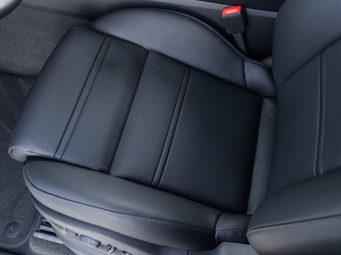 Certified 2026 Porsche Cayenne AWD/4WD image 26