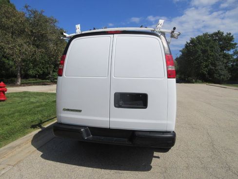 Used 2019 Chevrolet Express 2500 w/ Driver Convenience Package RWD image 12