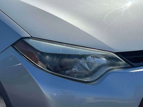 Used 2015 Toyota Corolla LE image 12