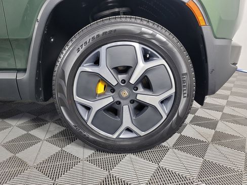 Used 2024 Rivian R1S Adventure image 11
