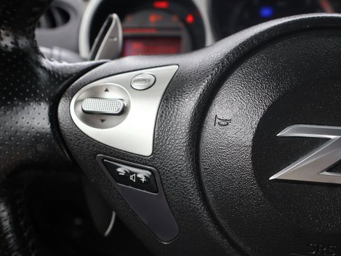 Used 2013 Nissan 370Z Roadster image 25