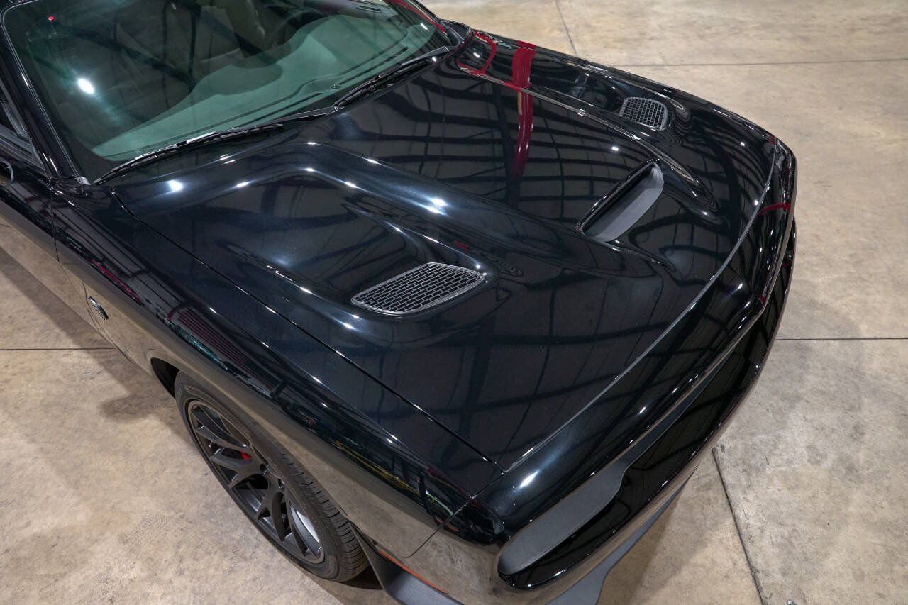 Used 2016 Dodge Challenger SRT Hellcat RWD image 18