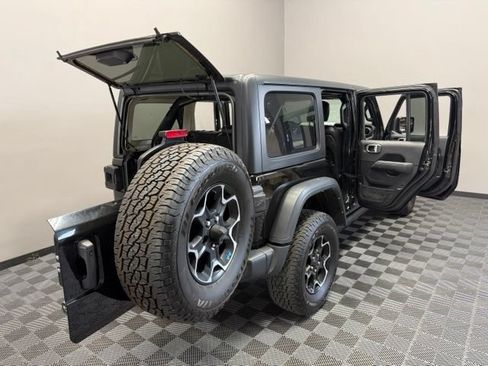 Used 2022 Jeep Wrangler Unlimited Rubicon 4xe w/ Cold Weather Group AWD/4WD image 28