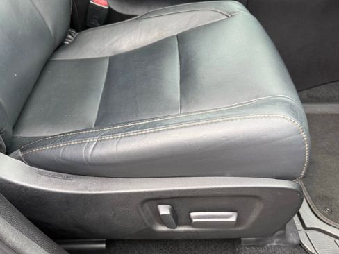 Used 2017 Toyota Highlander XLE image 23