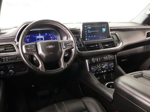 Used 2024 Chevrolet Suburban RST w/ Luxury Package image 2