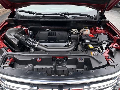 Certified 2023 GMC Acadia SLE w/ Driver Convenience Package image 22