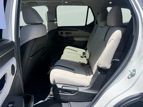 New 2026 Honda Pilot Touring image 11