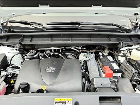 Used 2022 Toyota Highlander XLE image 23