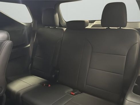 Used 2024 Chevrolet Traverse RS image 54