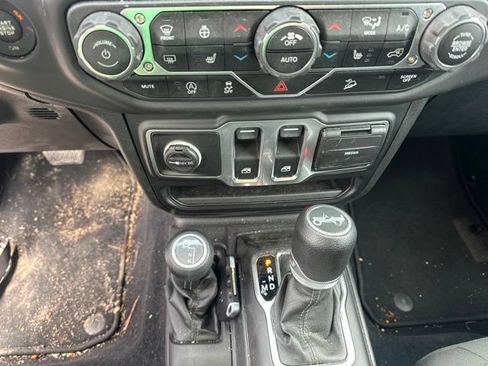 Used 2019 Jeep Wrangler Sport AWD/4WD image 13