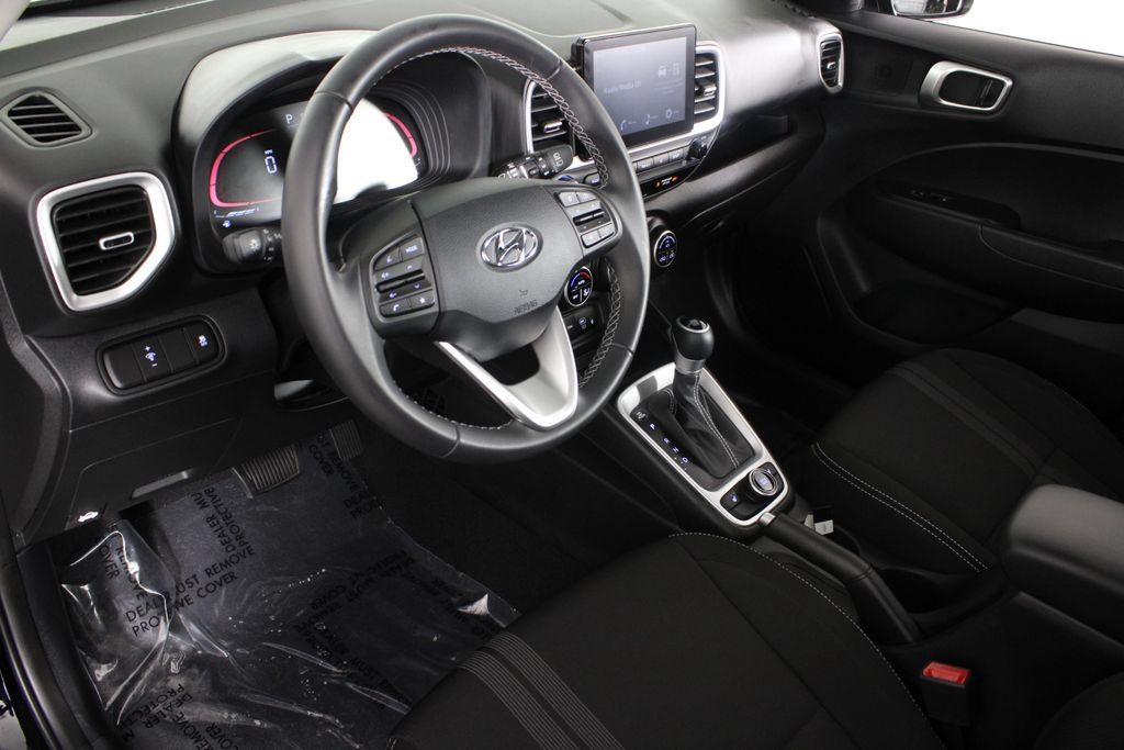 Certified 2026 Hyundai Venue SEL FWD image 18