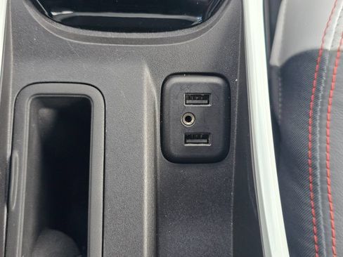 Used 2021 Chevrolet Bolt Premier w/ Infotainment Package FWD image 29