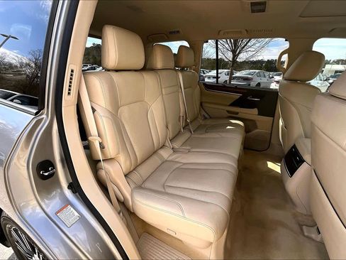 Used 2021 Lexus LX 570 4WD w/ Luxury Package image 20