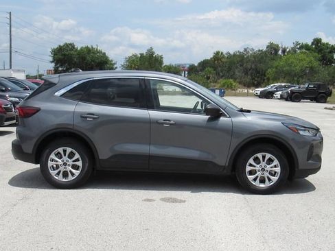 Used 2024 Ford Escape Active AWD/4WD image 3