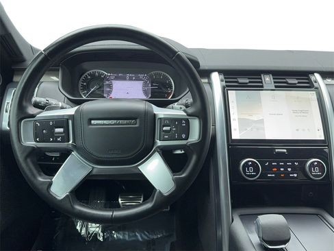 Used 2023 Land Rover Discovery Metropolitan Edition image 19
