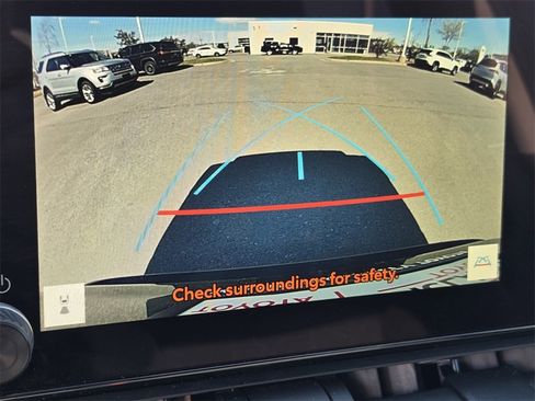 Used 2025 Toyota RAV4 XLE image 17