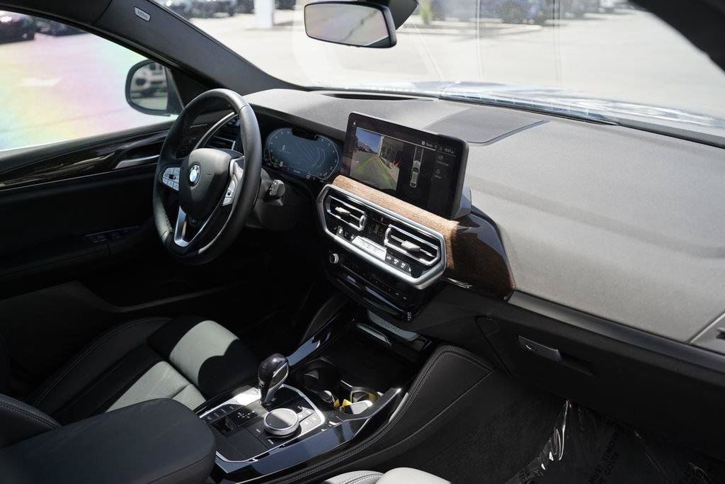 Used 2025 BMW X4 xDrive30i w/ Premium Package AWD/4WD image 15
