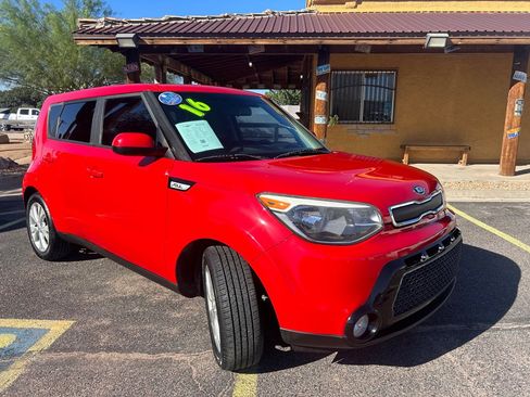 Used 2016 Kia Soul + FWD image 7