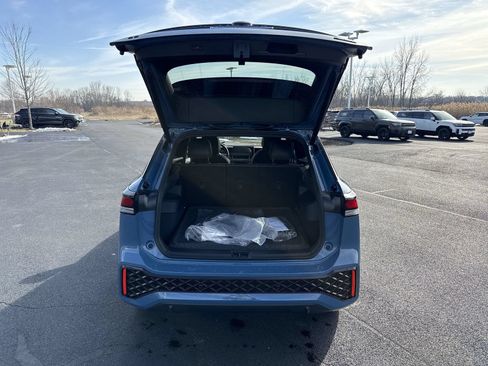 New 2026 Volkswagen Tiguan SE R-Line AWD/4WD image 25