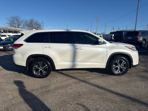Used 2018 Toyota Highlander Plus image 7