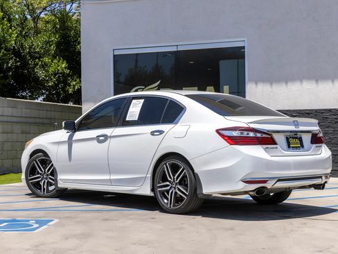 Used 2016 Honda Accord Sport image 11