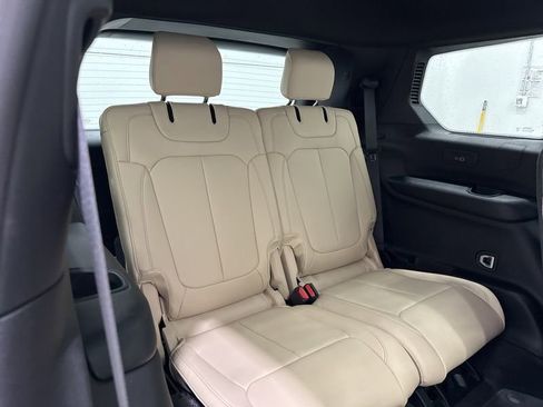 New 2025 Jeep Grand Cherokee L Limited AWD/4WD image 12