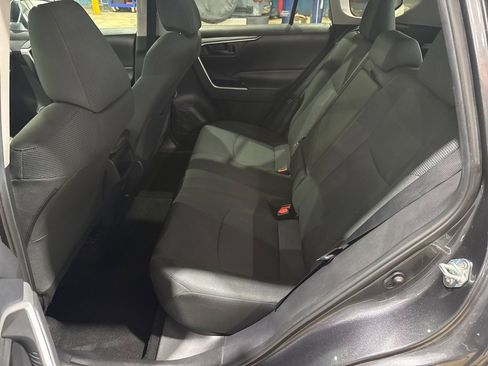 Used 2020 Toyota RAV4 LE image 28