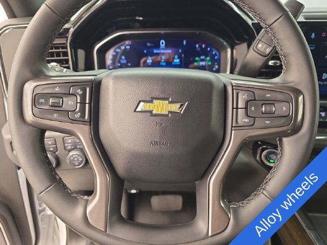 Used 2025 Chevrolet Silverado 3500 High Country w/ Technology Package AWD/4WD image 35