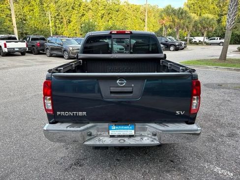 Used 2016 Nissan Frontier SV RWD image 4