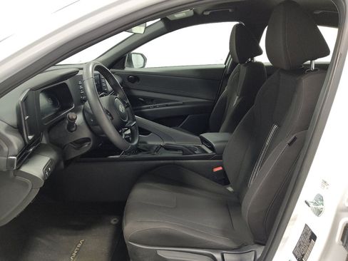 Used 2025 Hyundai Elantra Sport FWD image 17