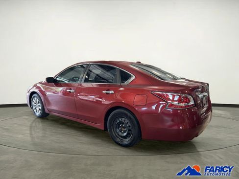 Used 2015 Nissan Altima 2.5 S w/ Power Driver Seat Package FWD image 2