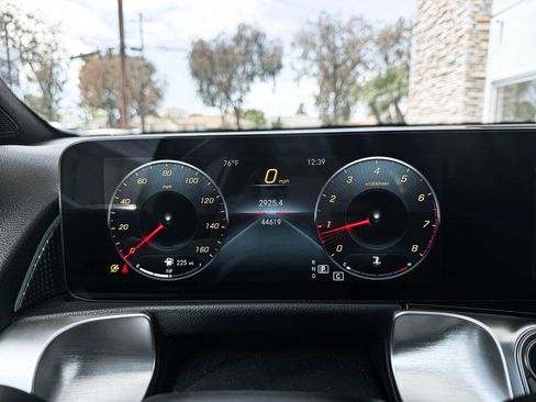 Used 2022 Mercedes-Benz GLB 250 4MATIC image 17