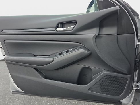 Used 2024 Nissan Altima 2.5 SV image 26