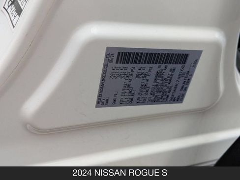 Used 2024 Nissan Rogue S FWD image 24