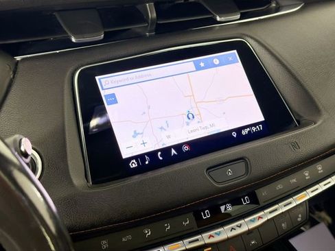 Used 2019 Cadillac XT4 Premium Luxury image 14