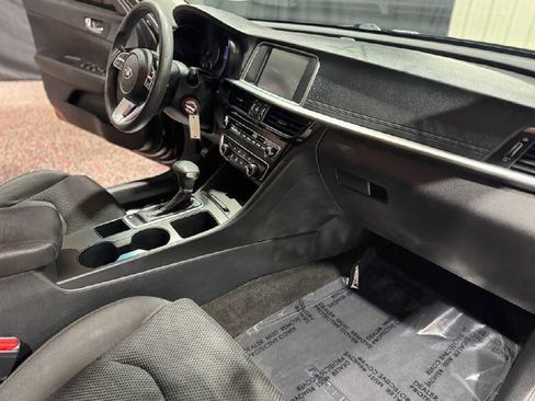 Used 2020 Kia Optima LX FWD image 19