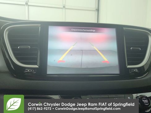Used 2025 Chrysler Pacifica Select FWD image 25