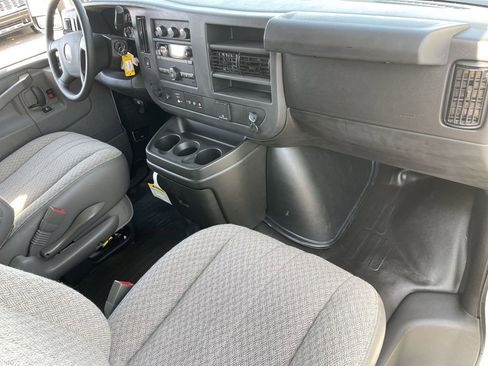 New 2025 GMC Savana 2500 Extended w/ Driver Convenience Package image 28