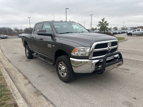Used 2014 RAM 2500 Tradesman w/ Chrome Appearance Group image 3