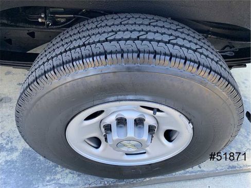 Used 2021 Chevrolet Express 2500 w/ Driver Convenience Package image 22