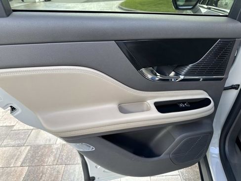 Certified 2022 Lincoln Corsair Reserve w/ Elements Package image 17